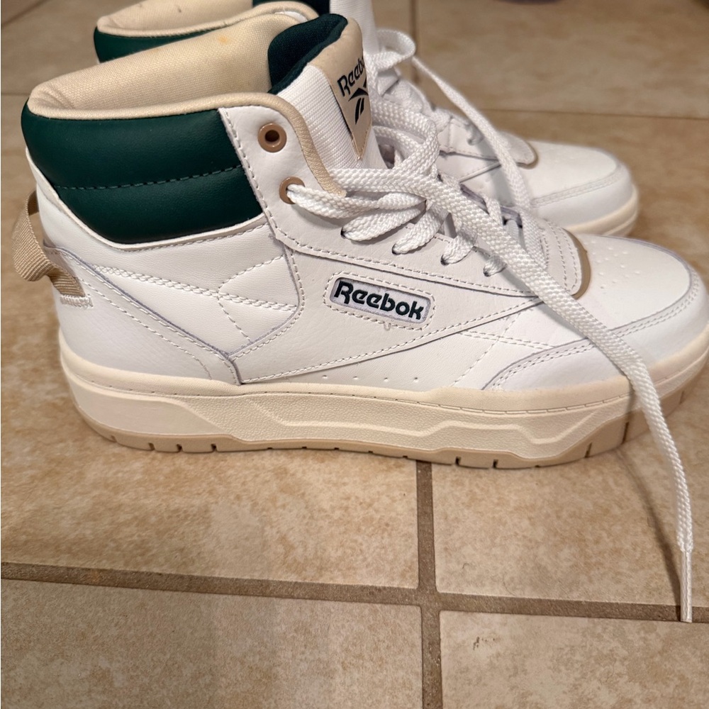 Reebok Classic White High-Tops NWOT - Picture 2 of 5